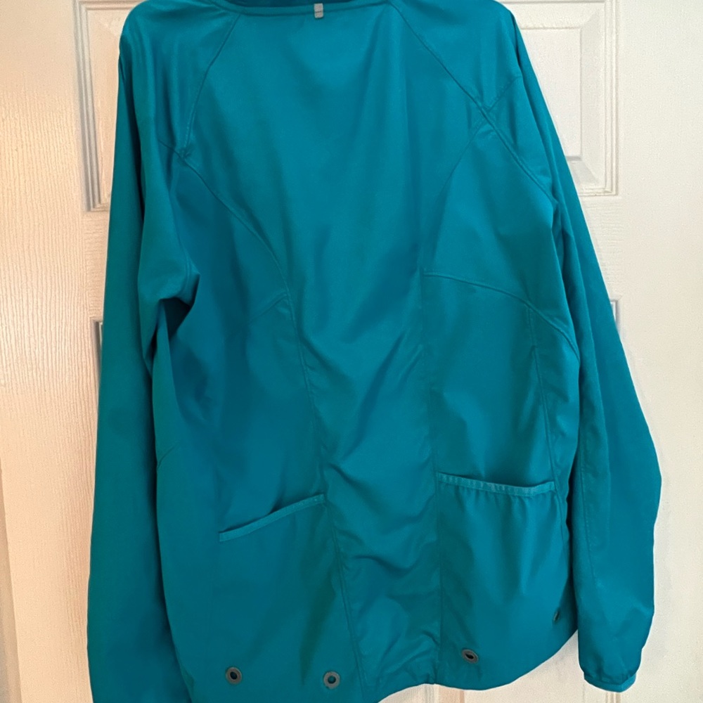 Under Armor Womens Wind Breaker